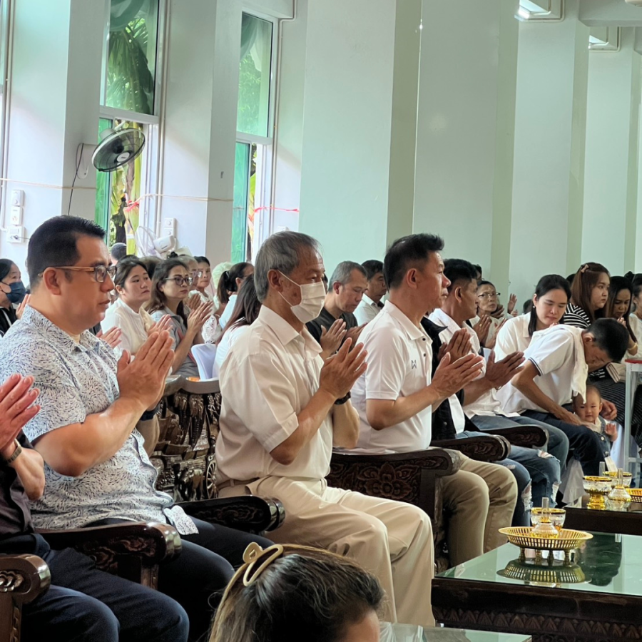 บริษัท ยูนิเวอร์เเซล เทรส์ จำกัด เป็นเจ้าภาพในพิธีทอดกฐิน ณ วัดเกริ่นกฐิน เเละ วัดกุญชรชาติการาม